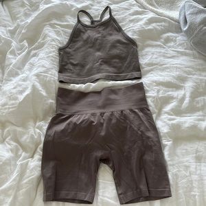 TNA workout set in stone taupe